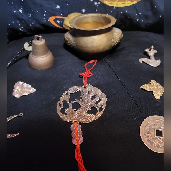 Lot of 8 beautiful brassy vintage antiques, relics 🖤